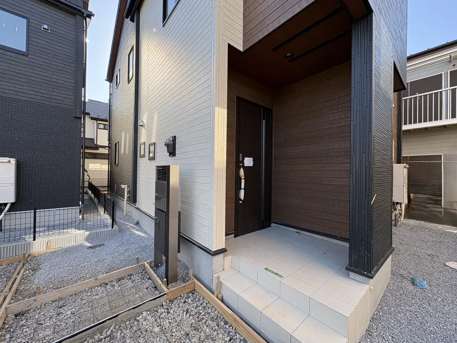 【玄関設備】らくらく施解錠のスマートキーです♪