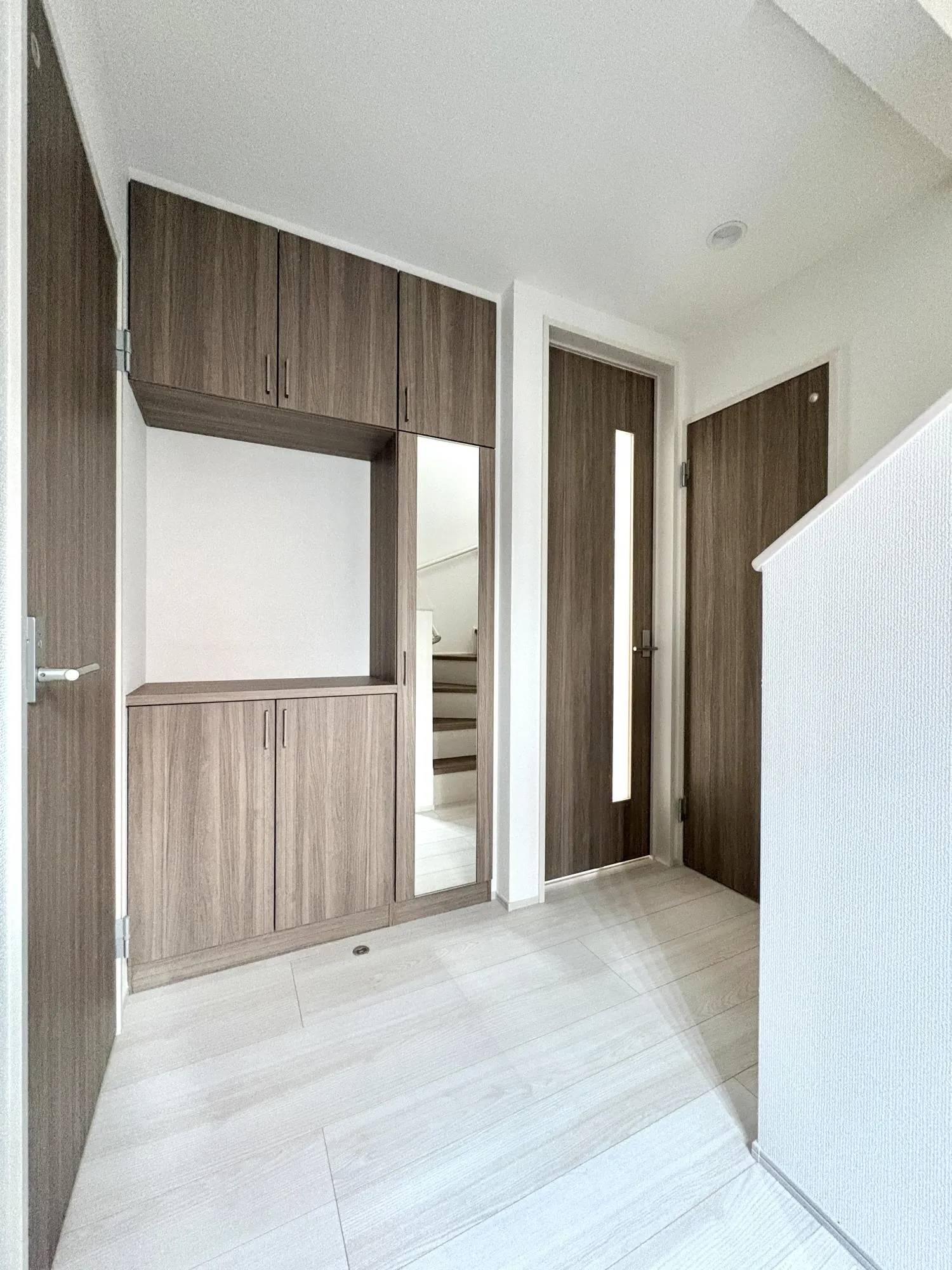 【1号棟/玄関】