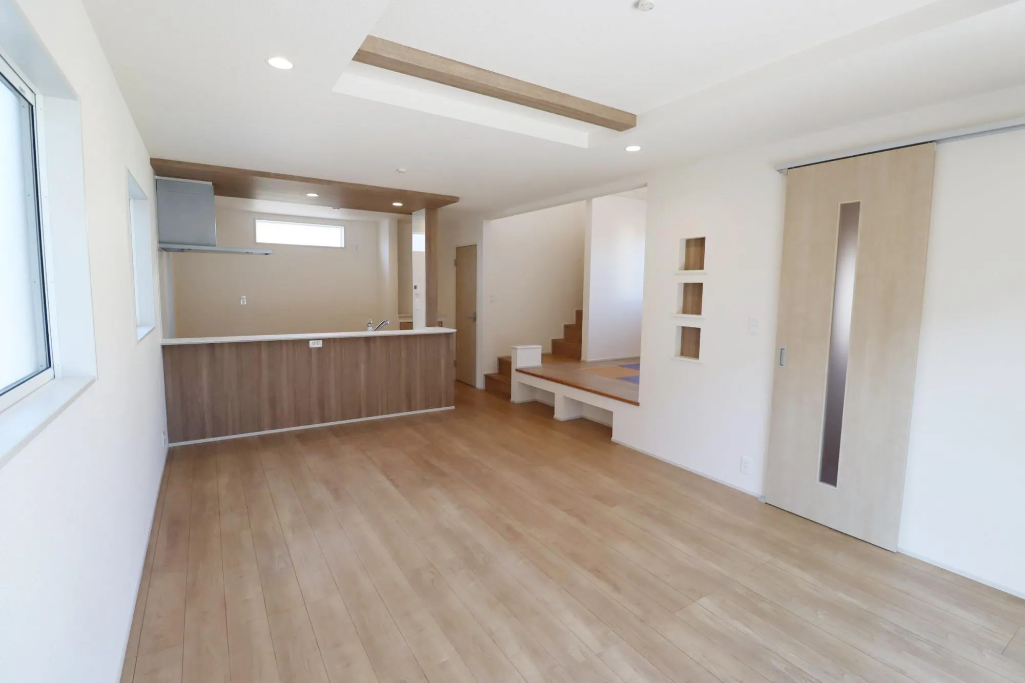 2号棟 リビングダイニングキッチン
21.5帖(PS・カウンター・マルチスキップ含)