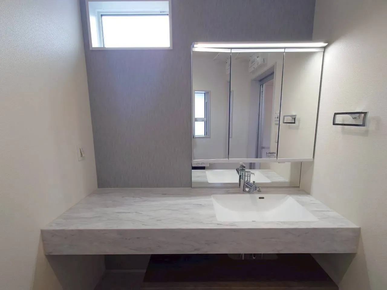 洗面:オープンサニタリー