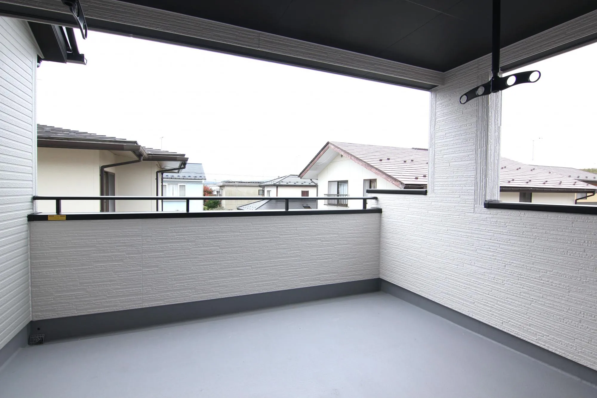 【バルコニー】