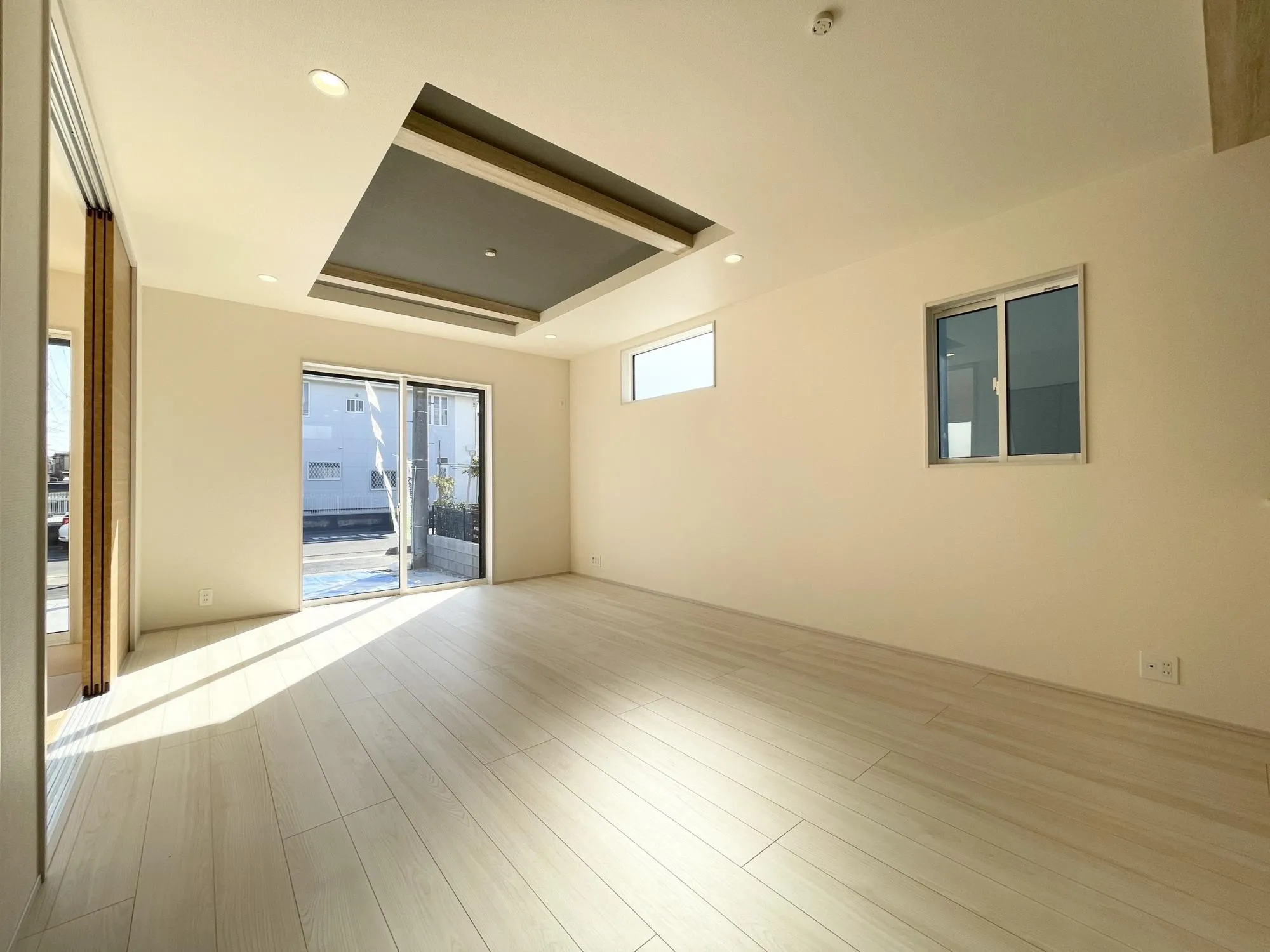 【リビング】日当たり良好なリビングです♪