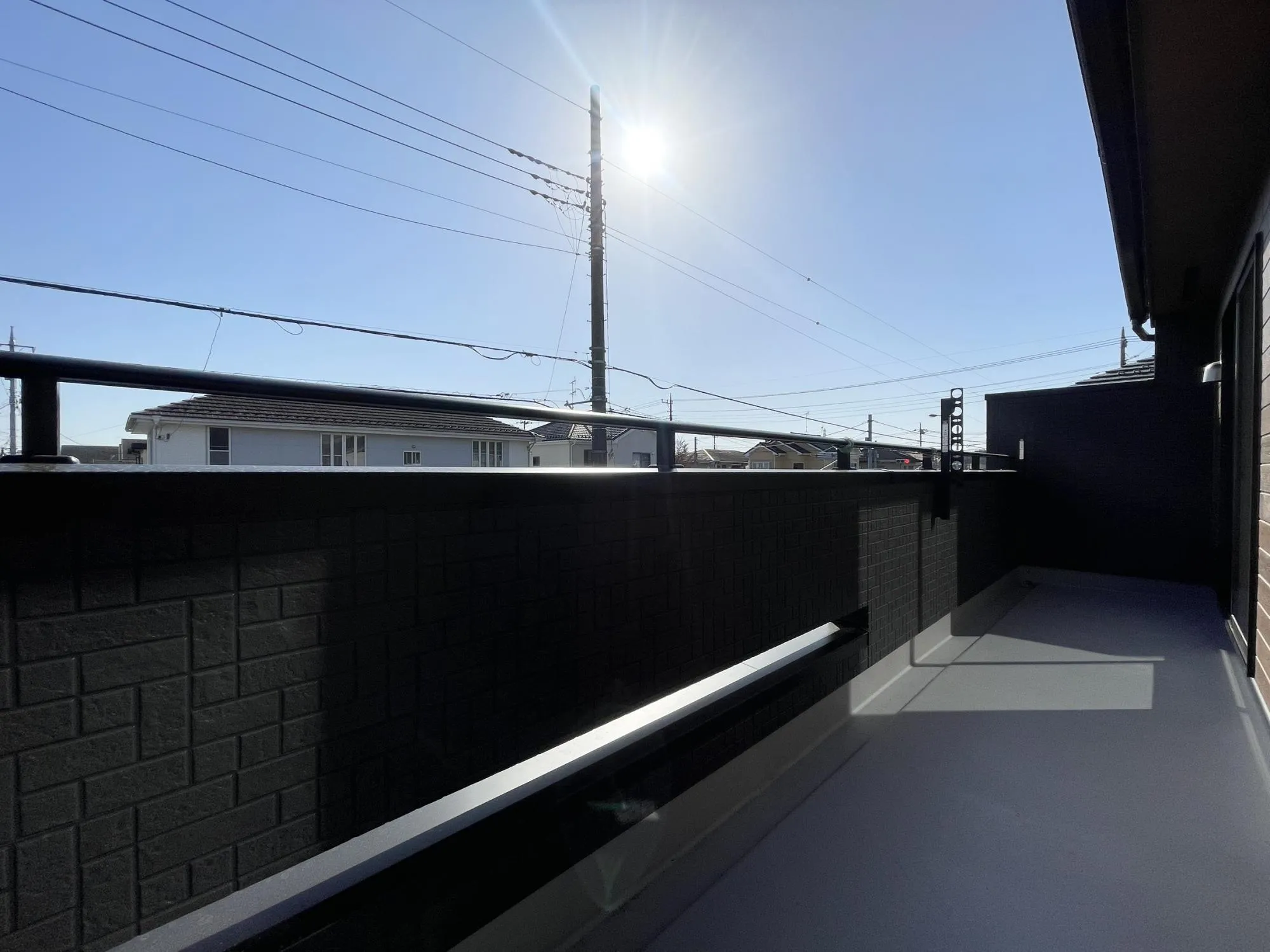 【バルコニー】便利で広々としたバルコニー日当たり良好です♪