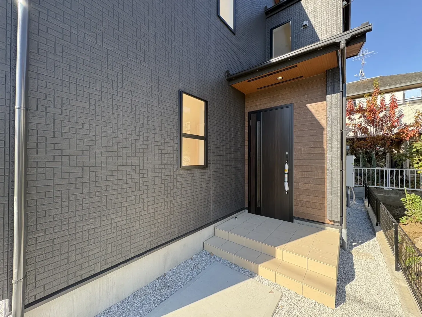 【玄関設備】らくらく施解錠のスマートキーです♪