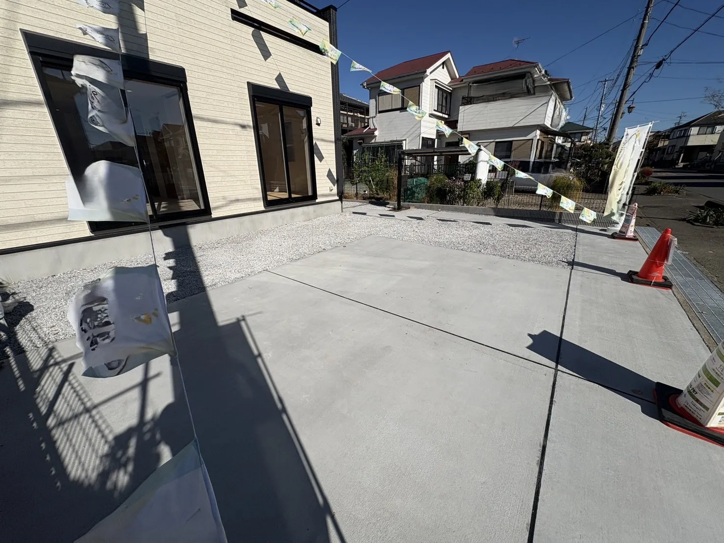 【販売現地】カースペース並列3台確保♪(1台小型)