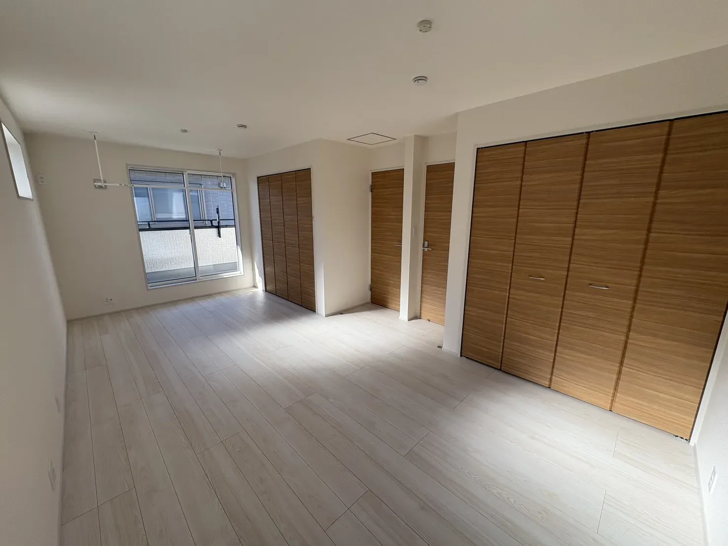 【主寝室】2つの部屋にアレンジできるフレキシブルルーム