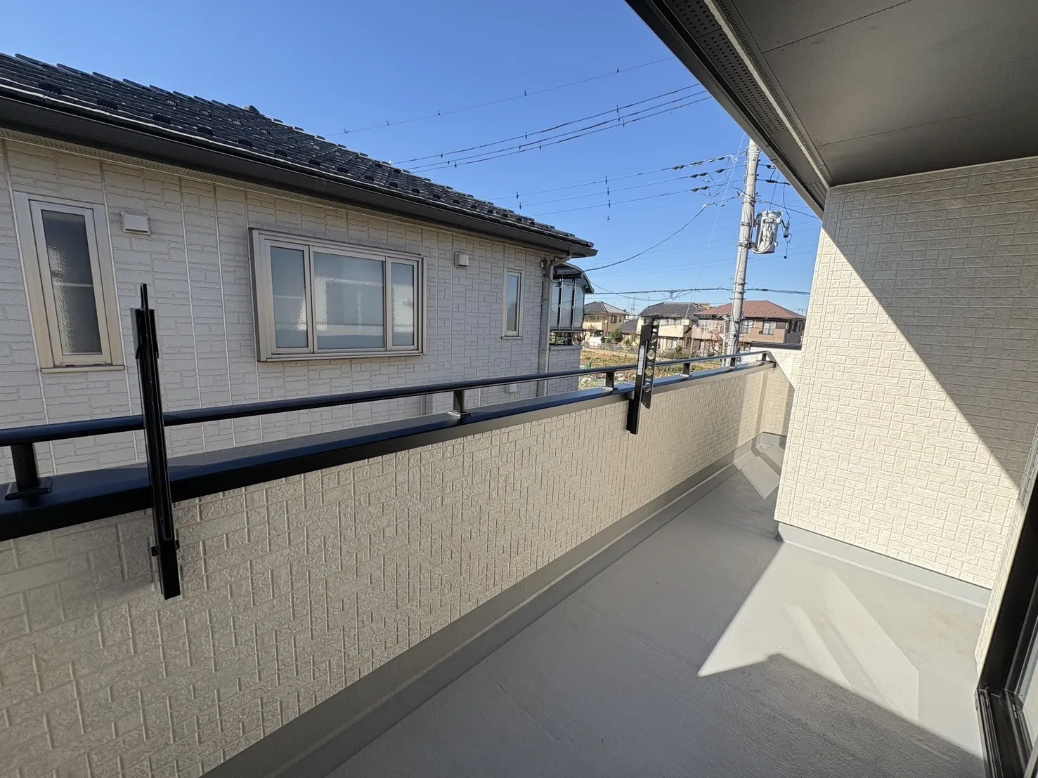 【バルコニー】便利で広々としたバルコニー日当たり良好です♪