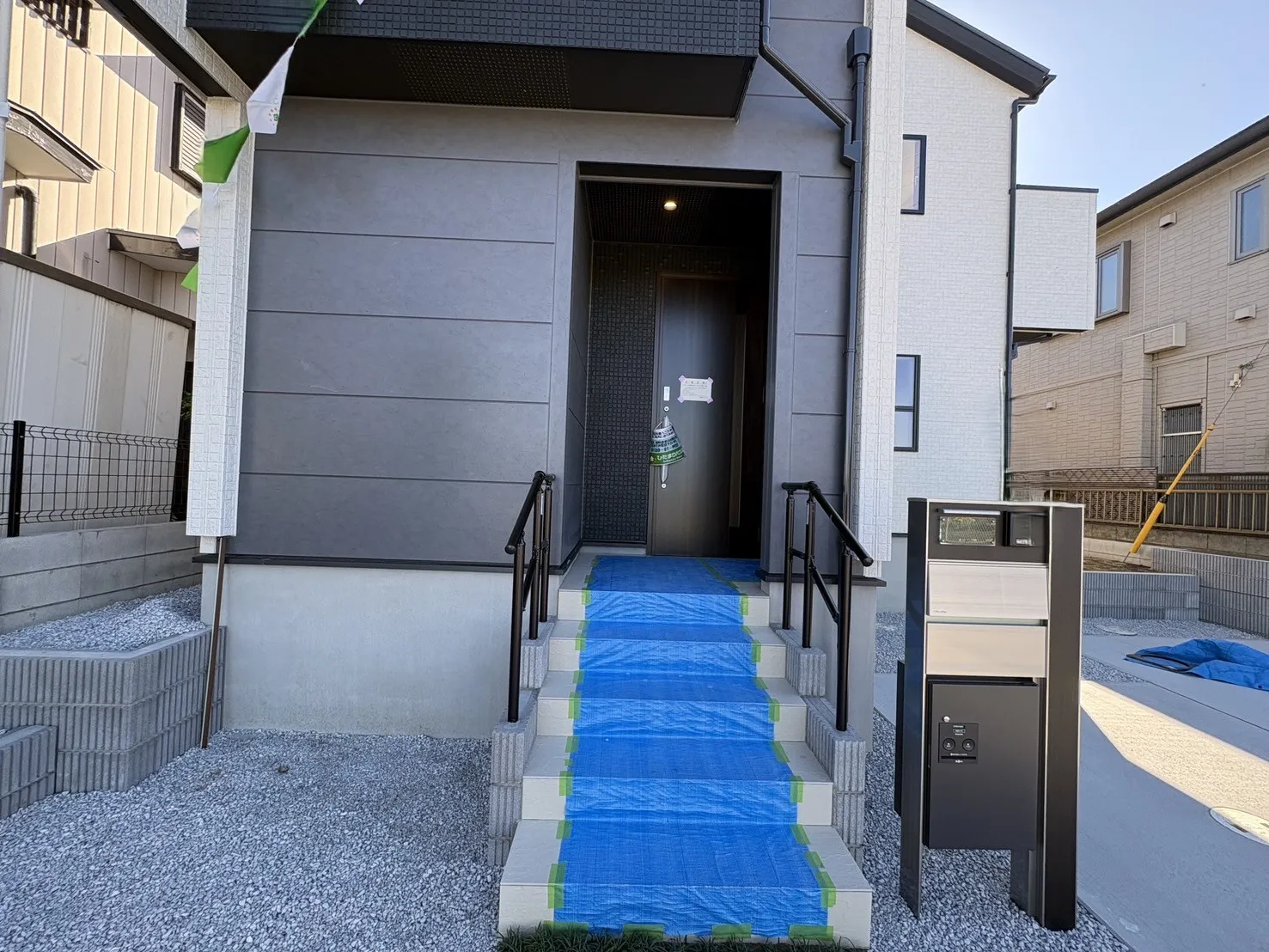 【玄関設備】らくらく施解錠のスマートキーです♪