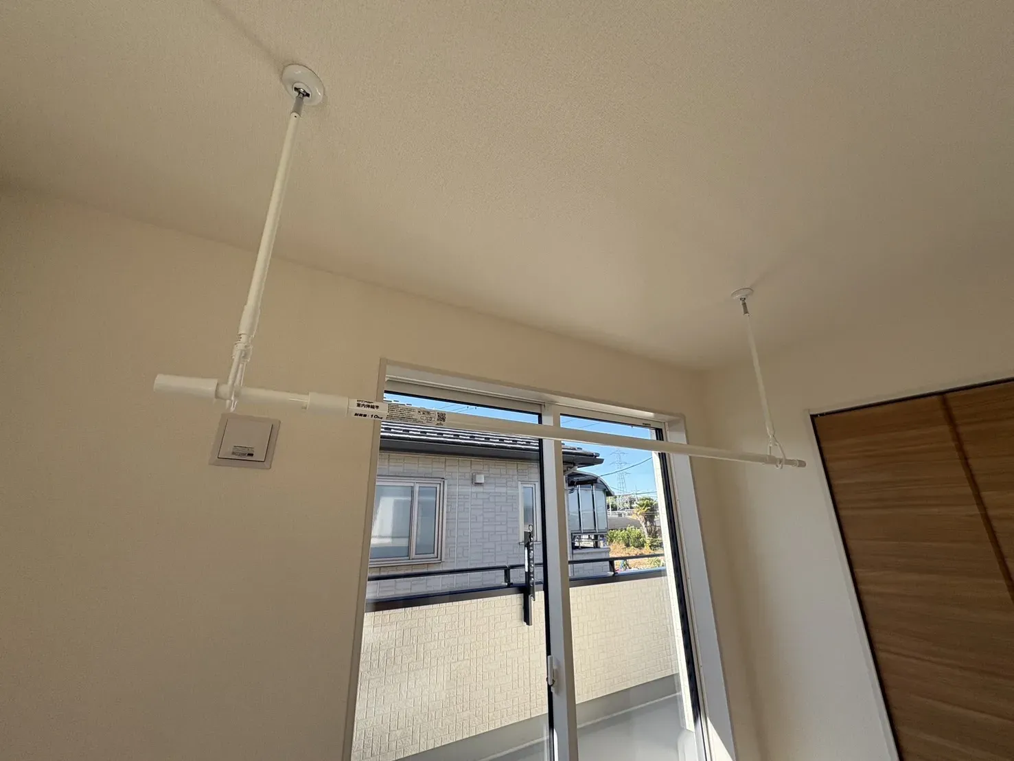 【室内物干】雨の日も安心♪お好みの高さに調節可能です♪