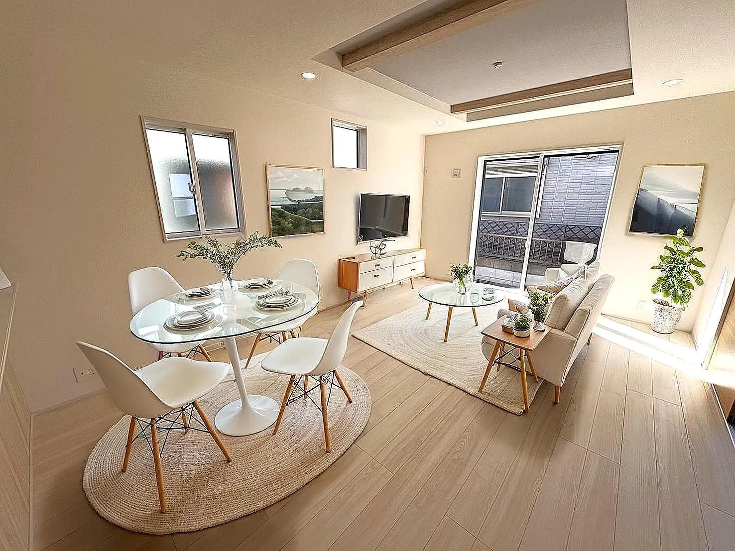 【リビング】ゆったりリビング!シャッター、折上天井と設備も充実です♪