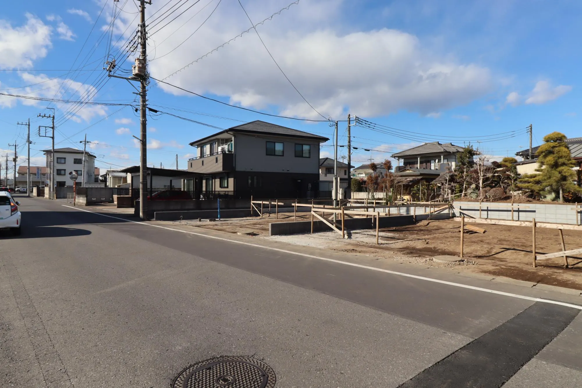 前面道路含む現地　造成後