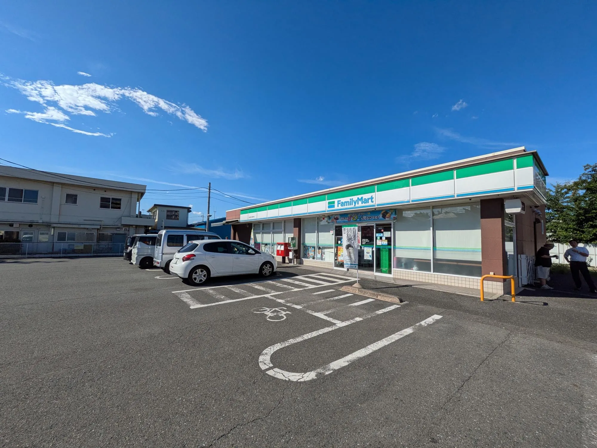 ファミリーマート狭山富士見通り店