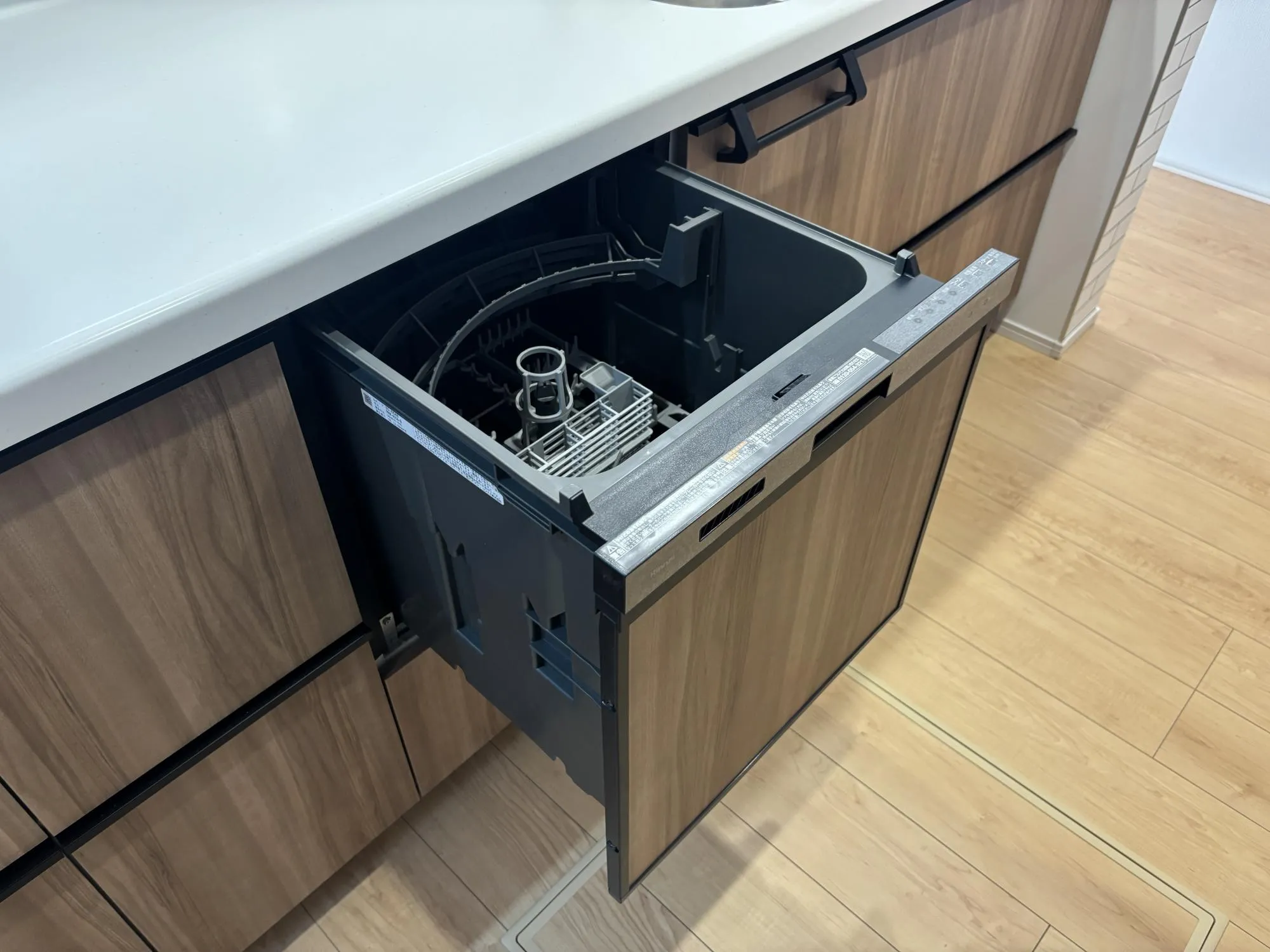 【食洗器(1号棟)】ビルトイン食洗器が標準仕様♪時短はもちろん高温水洗浄で衛生面にも寄与します。