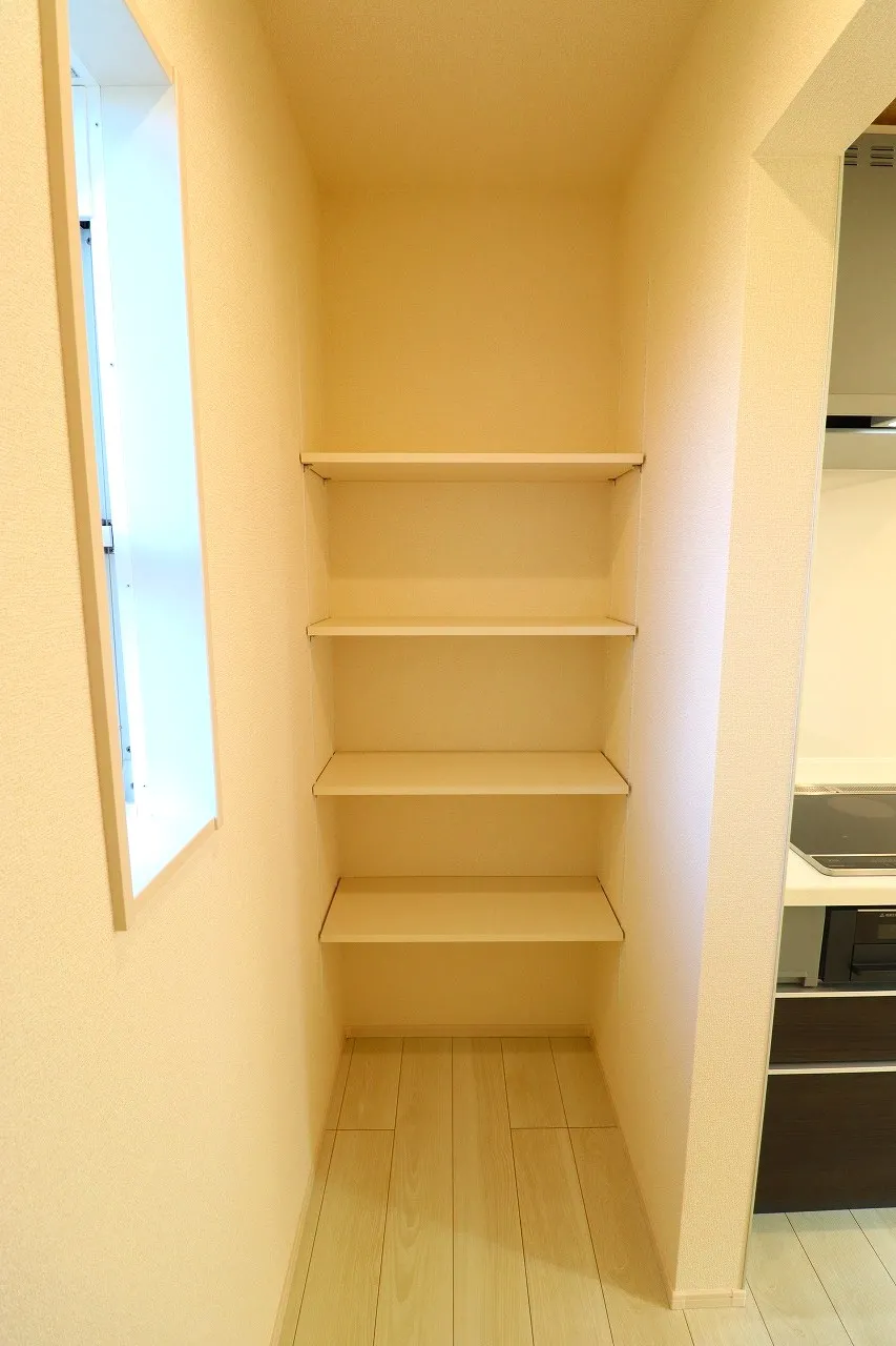 【4号棟パントリー】