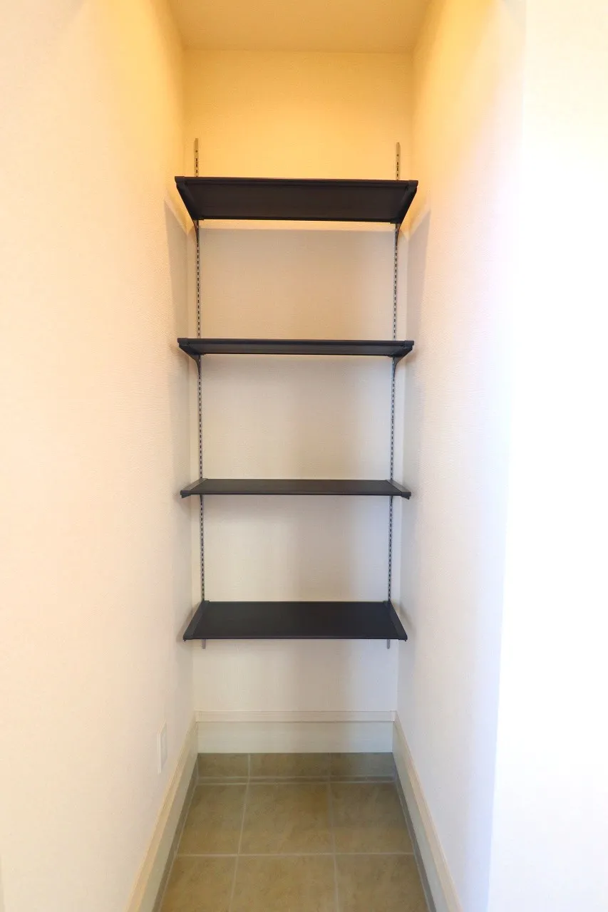 【5号棟土間収納】