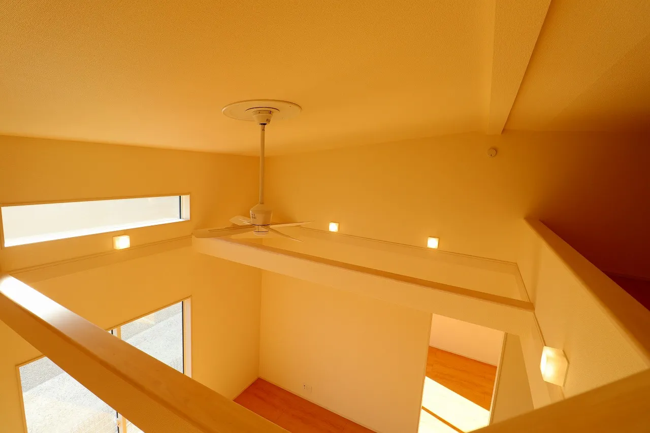 【6号棟吹き抜け】