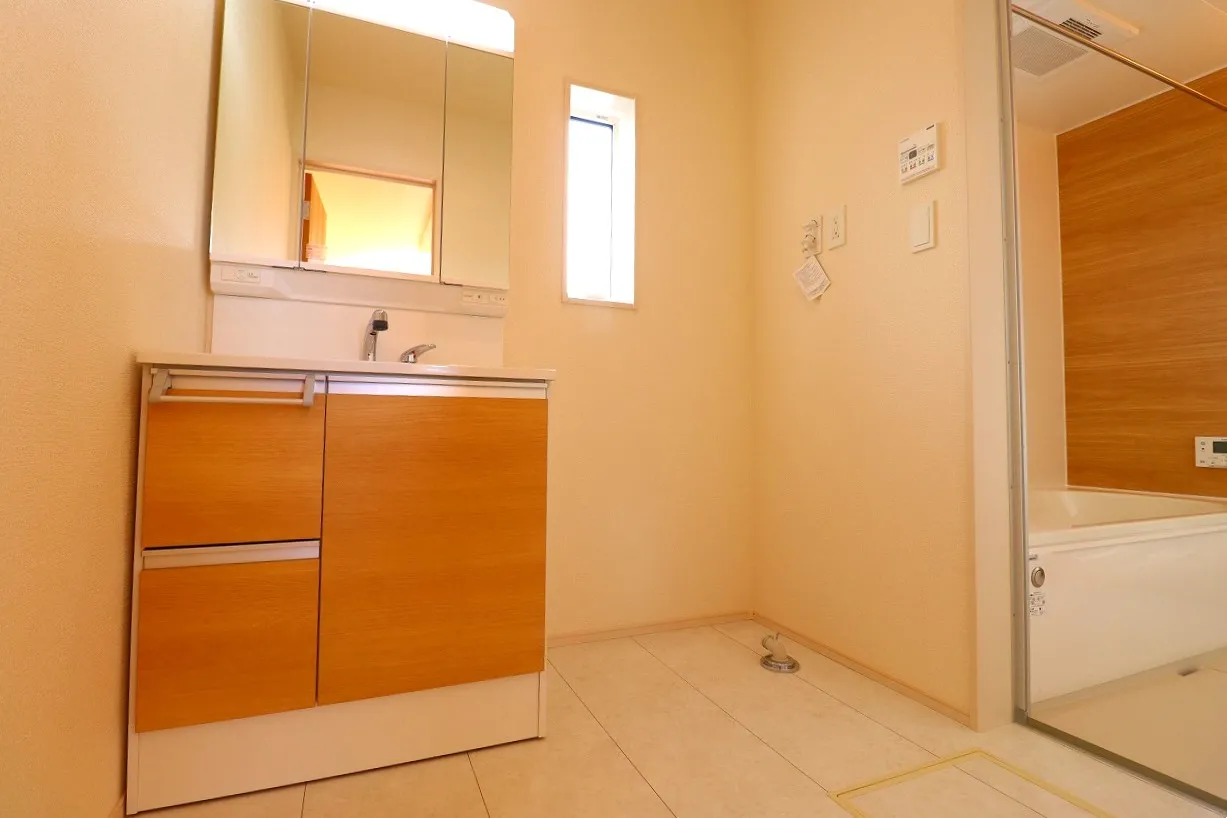 【6号棟洗面所】