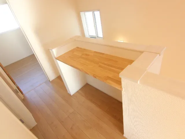 2階廊下カウンター 2号棟