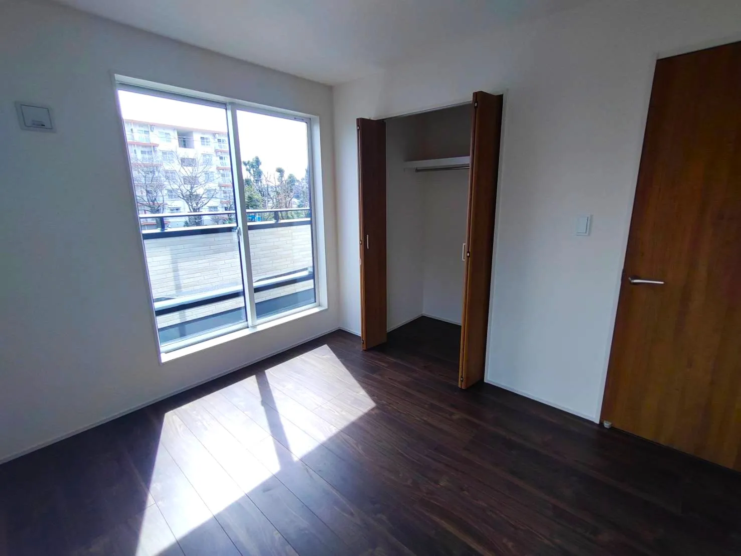 南東側居室5.25帖収納