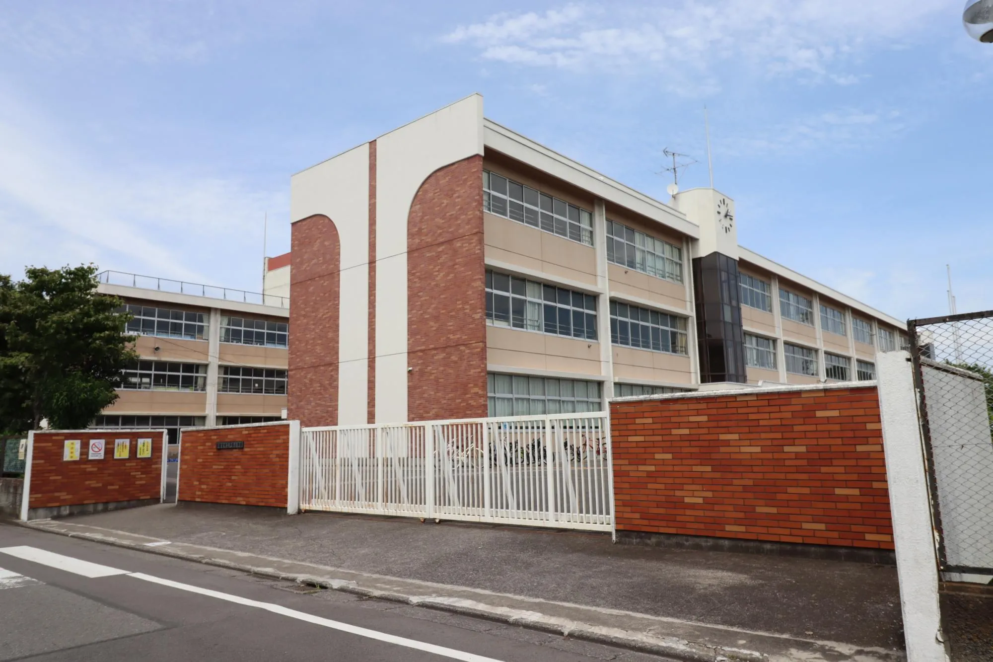 戸祭小学校