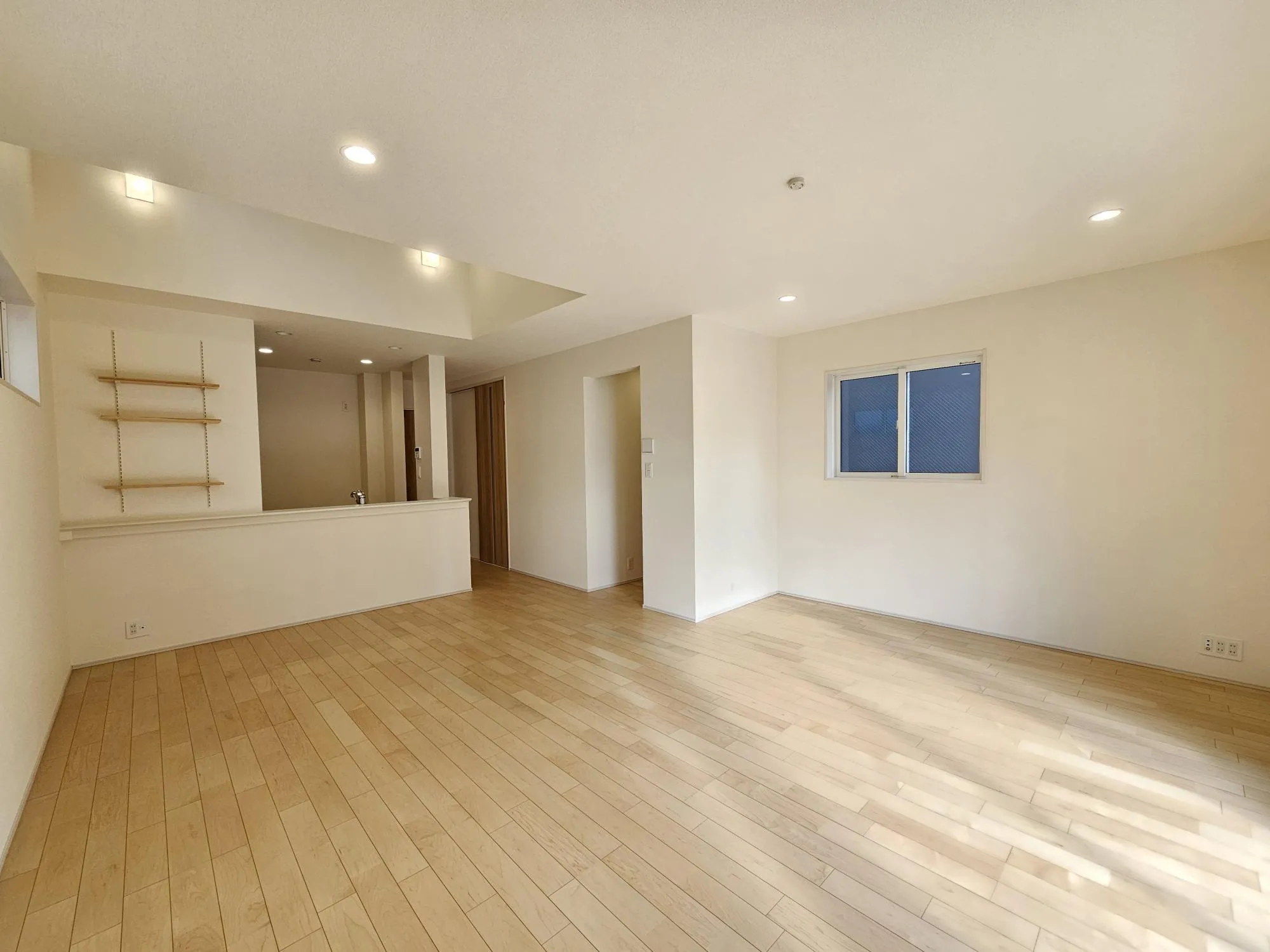 LDK(20.83帖)
※パントリー含む