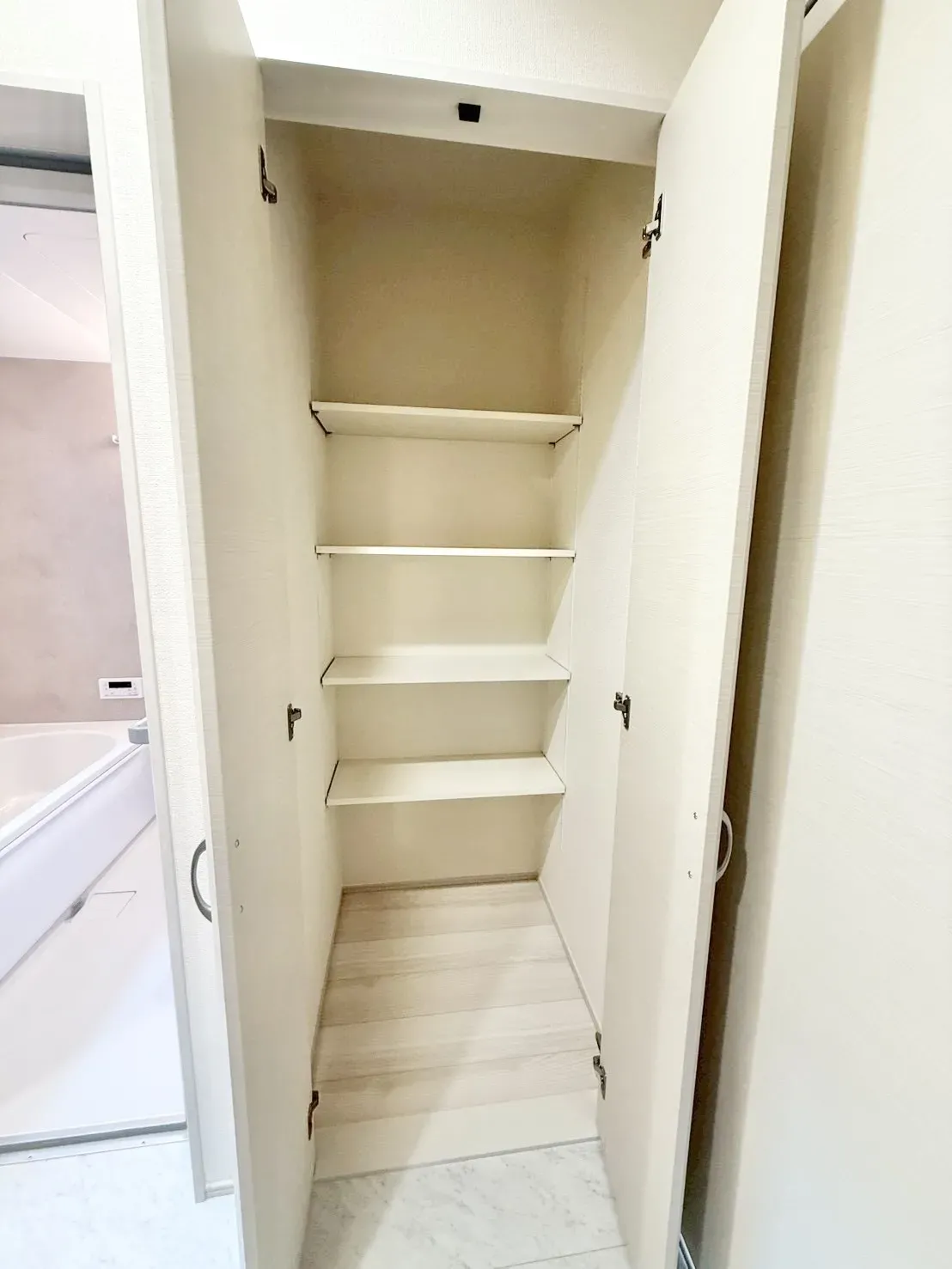 【洗面収納(可動棚) | 1号棟】