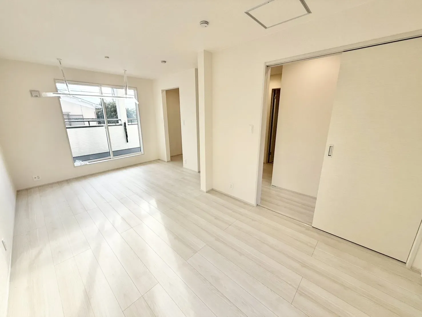 【洋室4.5帖+5.25帖 | 1号棟】