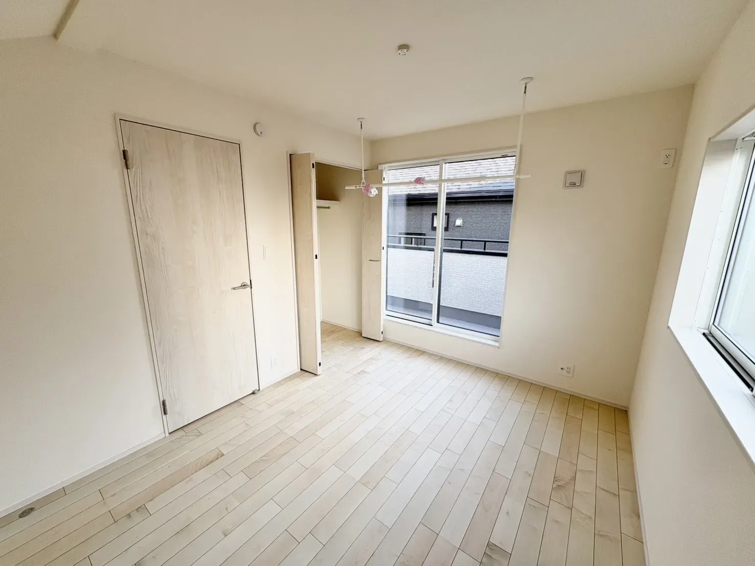 ☆2号棟　洋室5.625畳☆