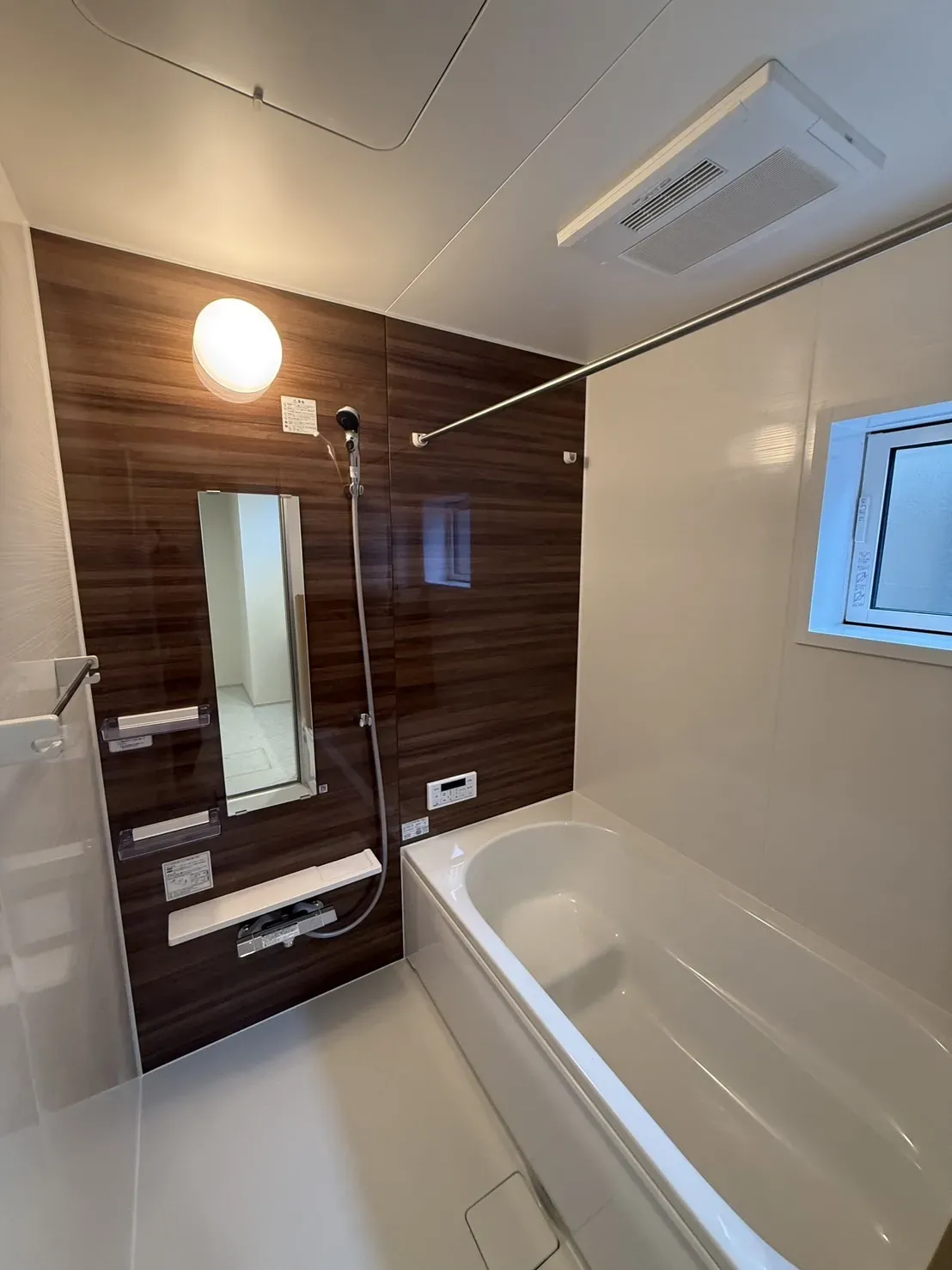 【浴室】
浴室暖房付きで、寒い冬でも安心!