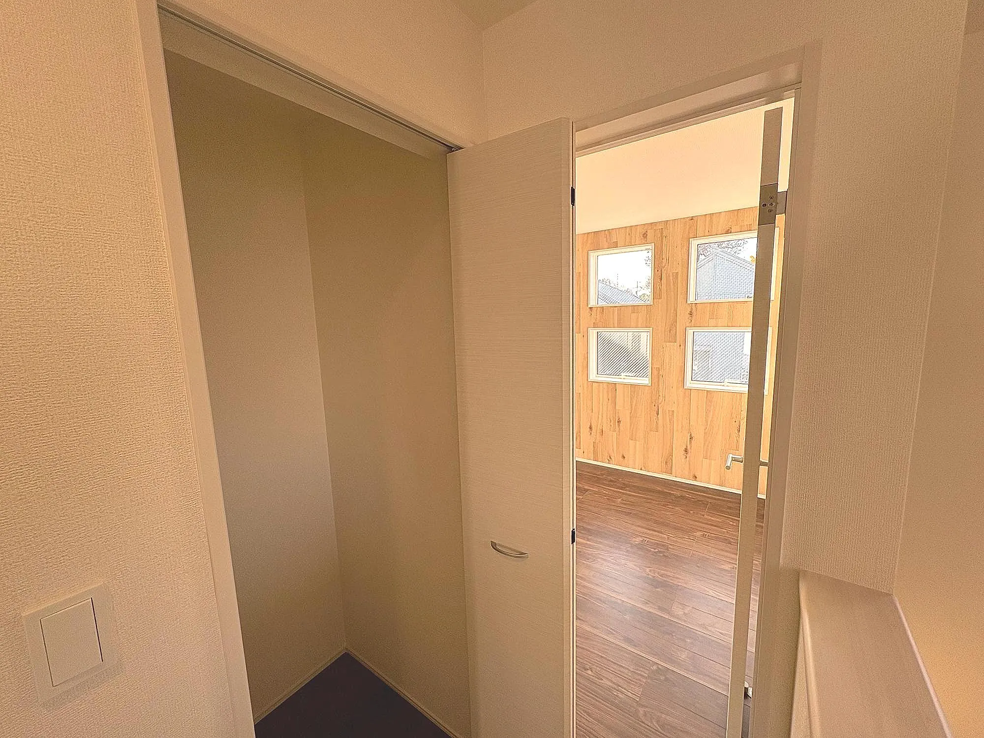 便利な2階廊下収納(1号棟)