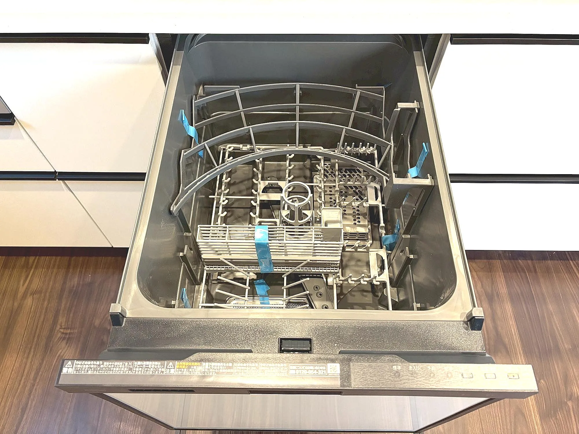 奥さまの家事を楽にしてくれる食洗器付!!