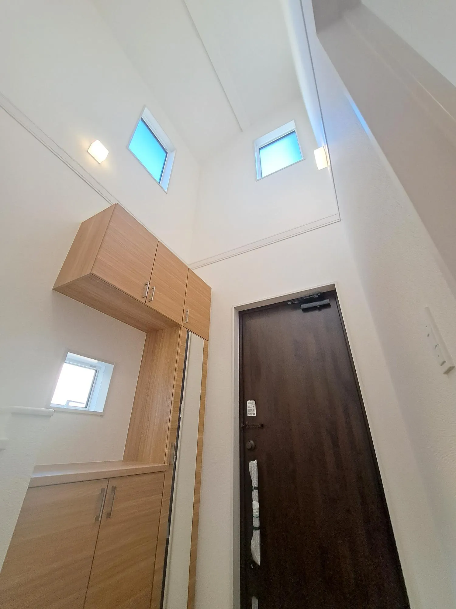 玄関吹き抜け採用