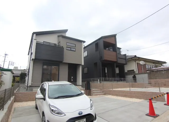 外観　左1号棟・右2号棟