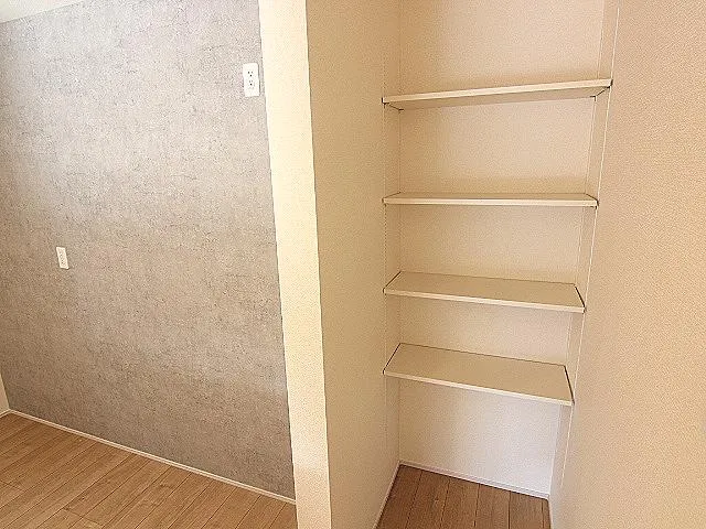 LDK可動棚4段　1号棟