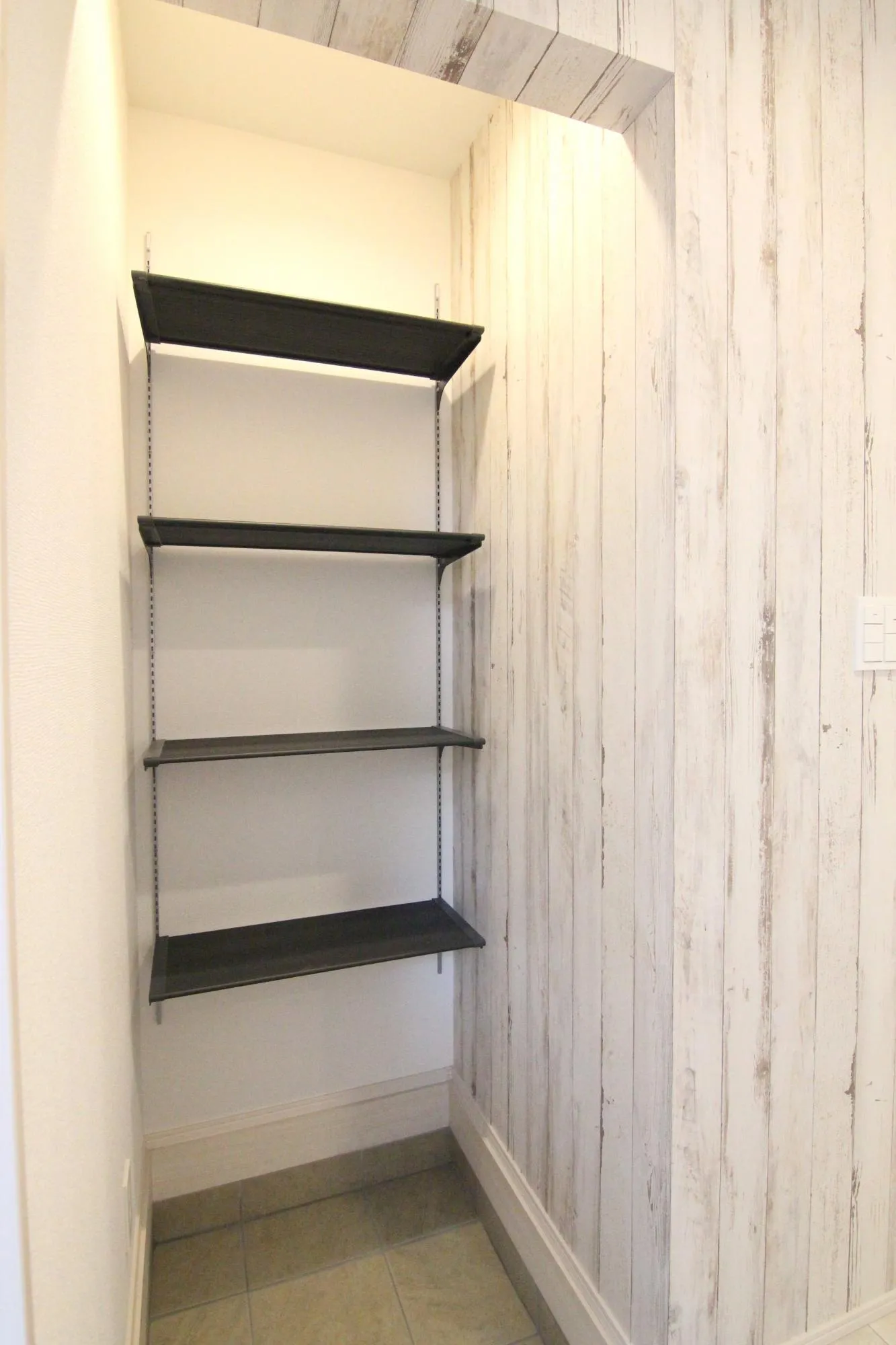 【土間収納可動棚】