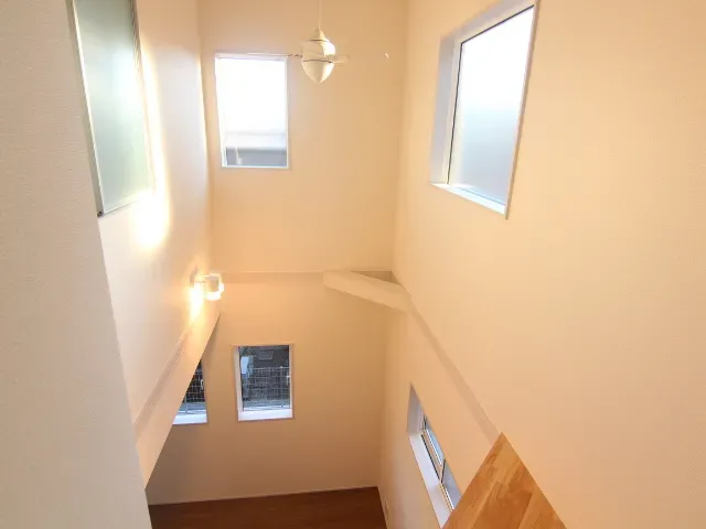 LDK上部吹き抜け　1号棟