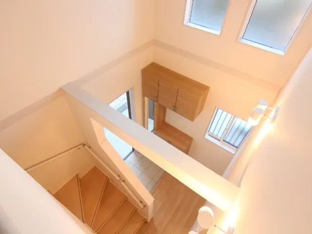 玄関上部吹き抜け　2号棟