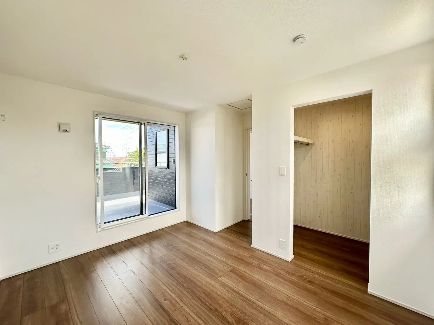 居室6.0帖(東側)