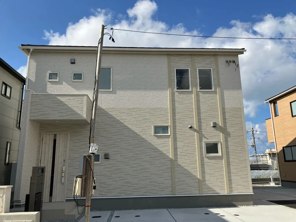 4号棟外観　　電柱は撤去します