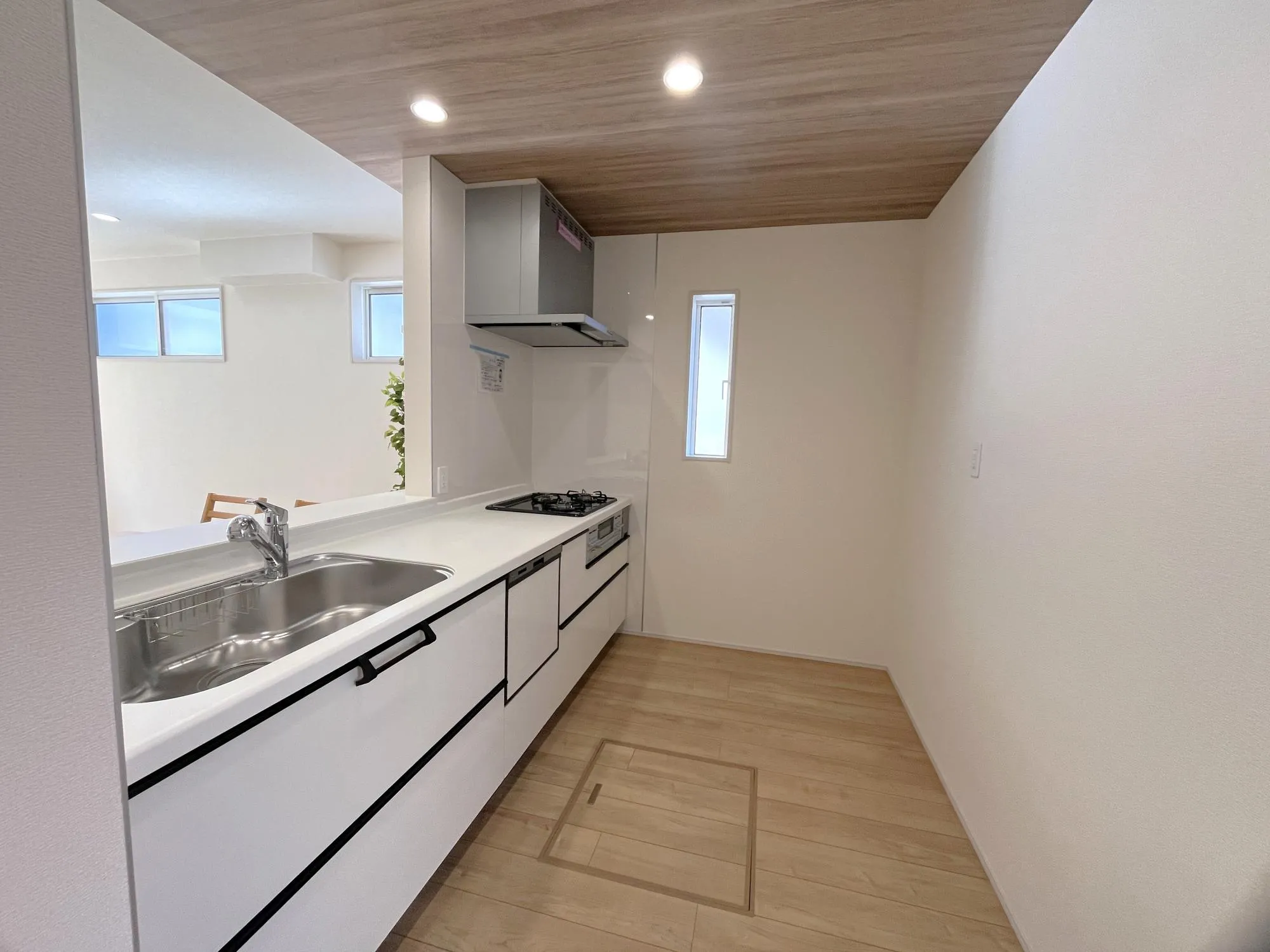 1号棟2号棟同型。広々して使い勝手のいいキッチンシンク