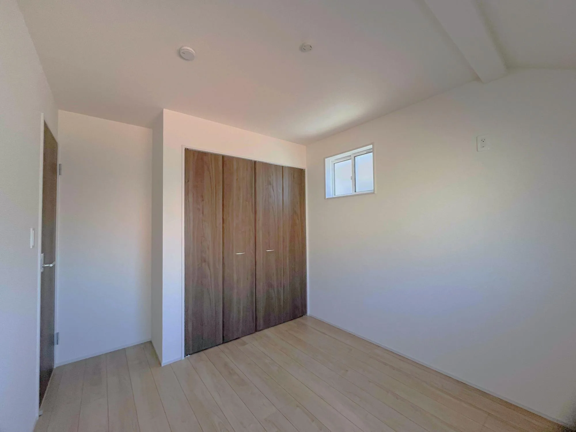 1号棟2階洋室5帖全居室収納スペース付!住空間もスッキリ広々