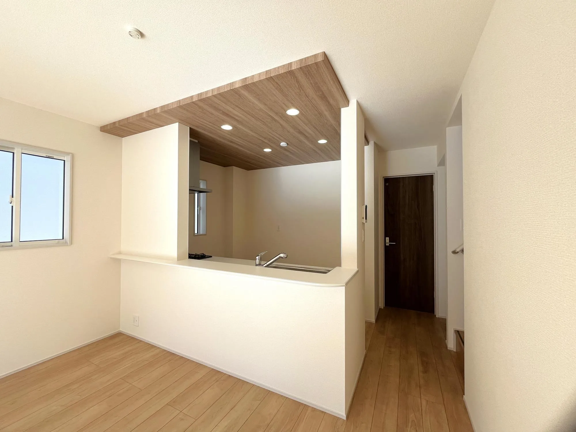 2号棟オープンキッチンなので、小さなお子様がいながらの料理でも常に様子を見て居られて安心!