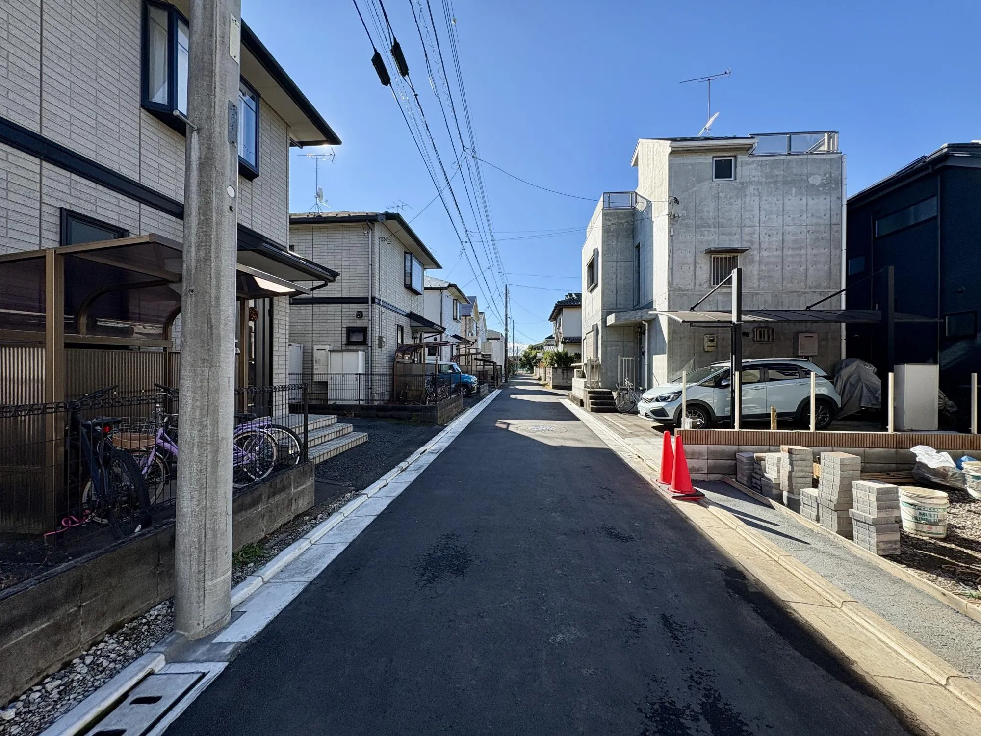 【前面道路含む現地写真】