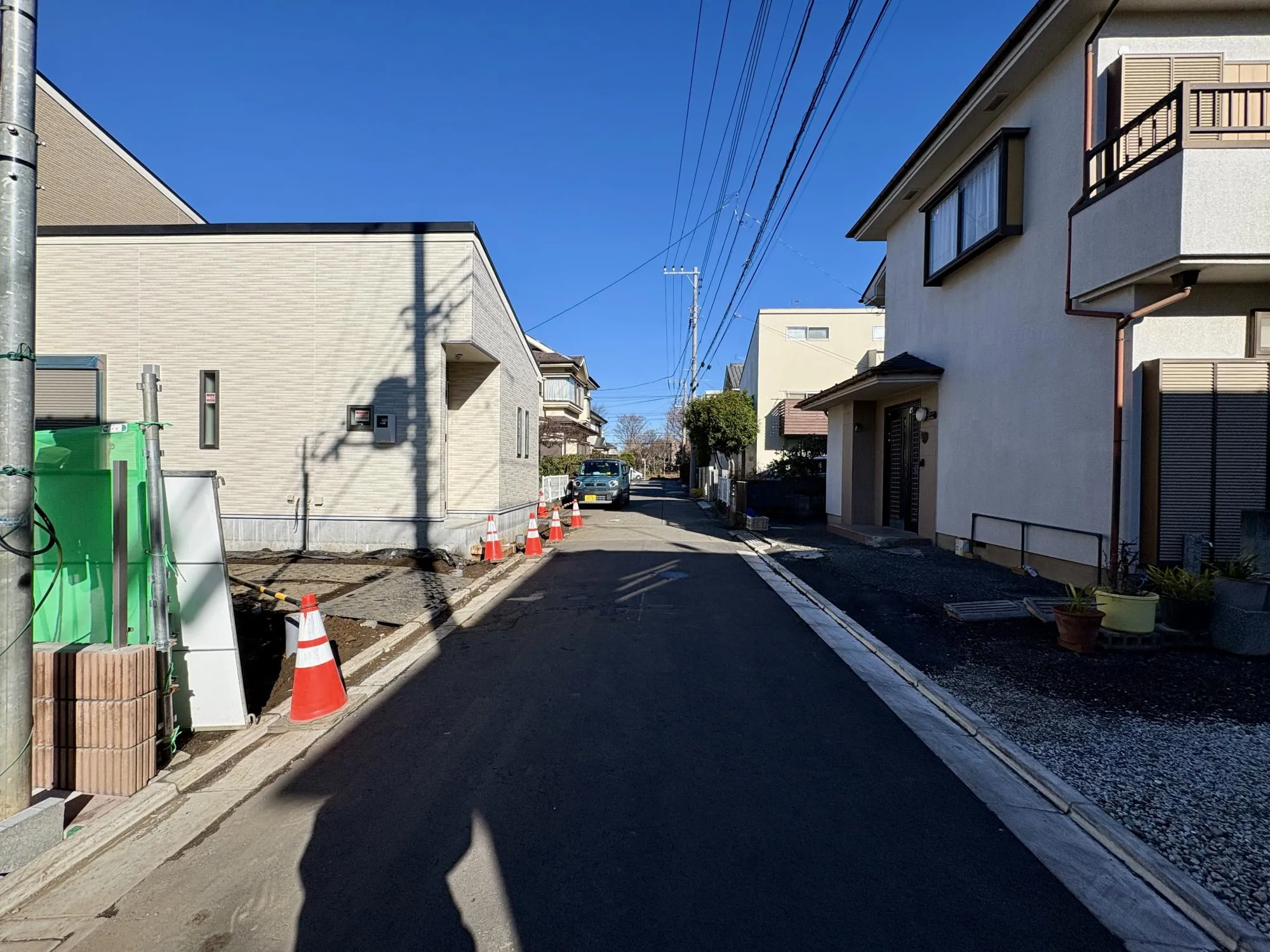 【前面道路含む現地写真】