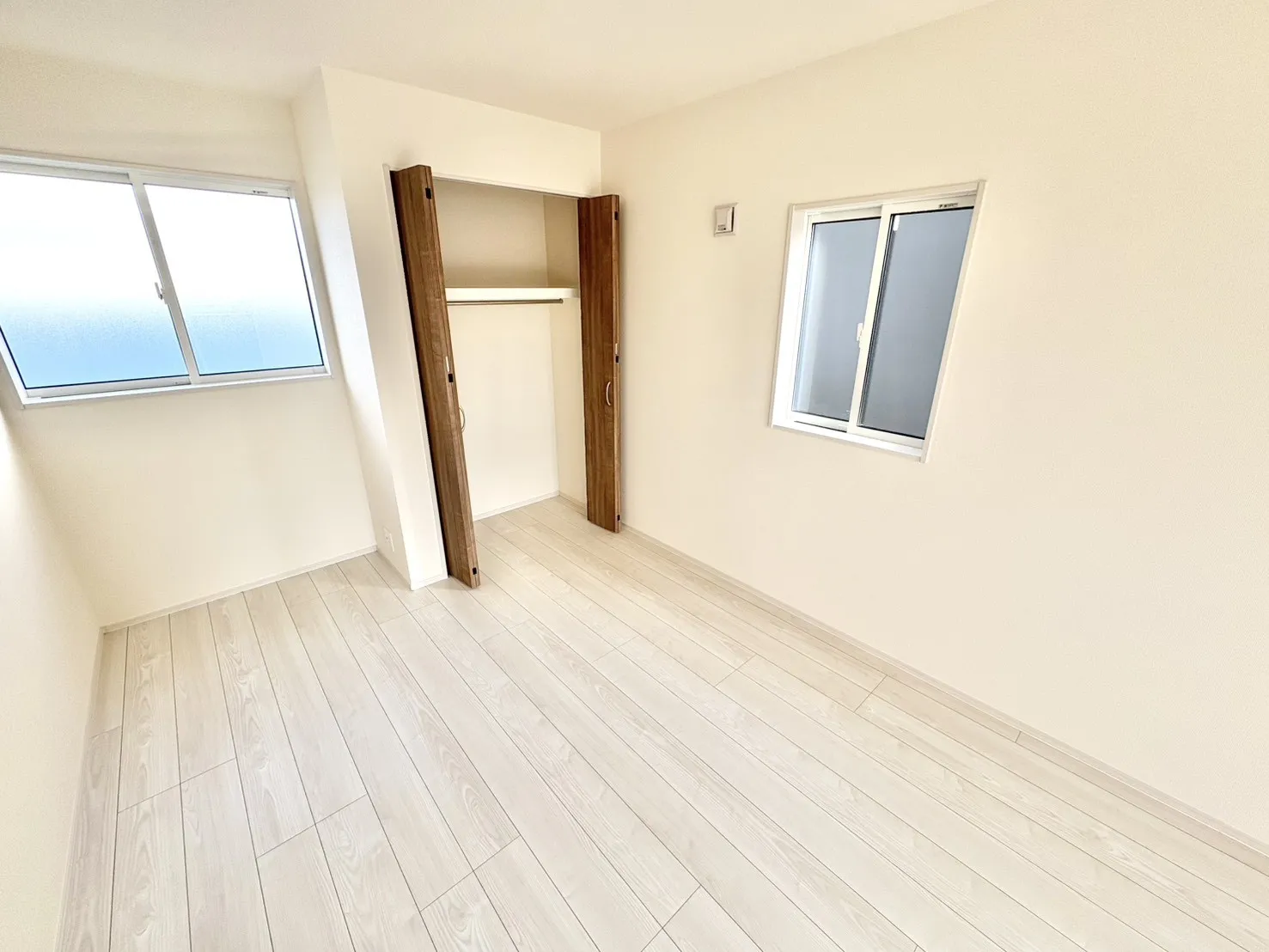 ☆1号棟　東側5.5畳洋室☆