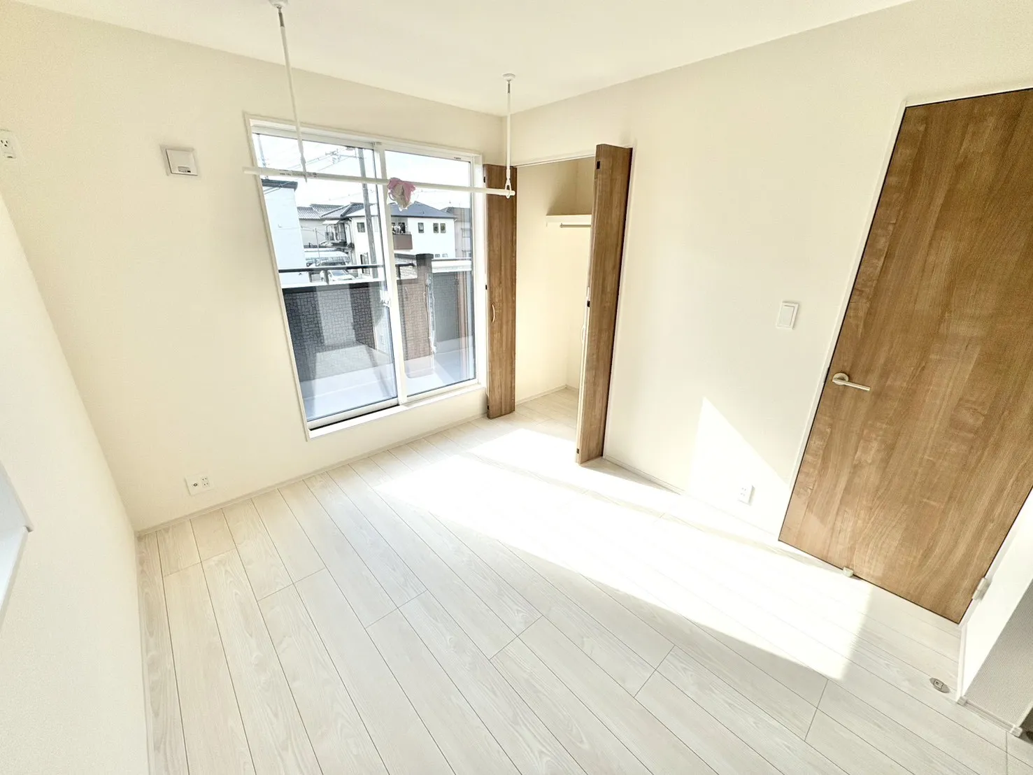 ☆1号棟　5.25畳洋室☆