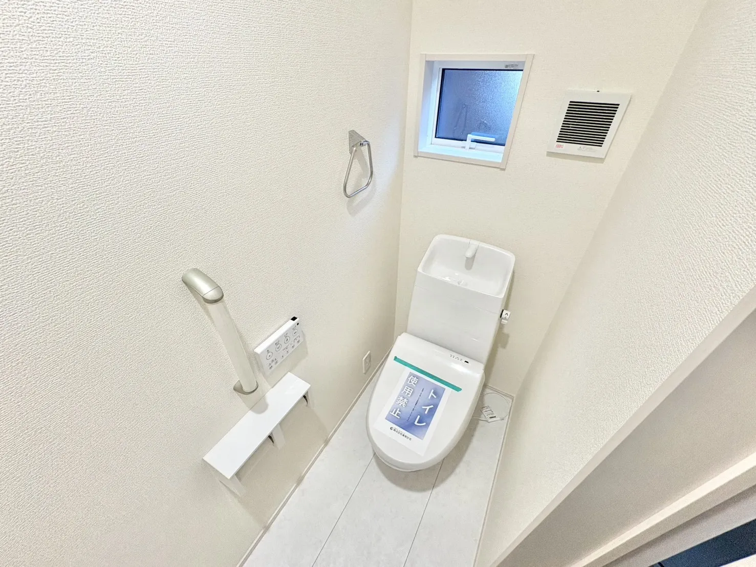 ☆2号棟　1階トイレ☆