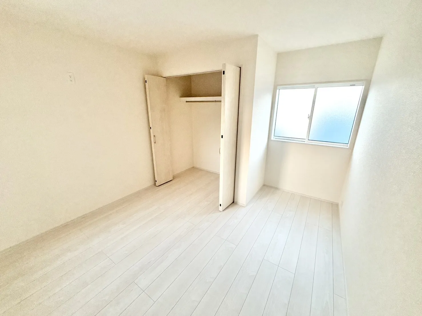 ☆2号棟　北側6畳洋室☆