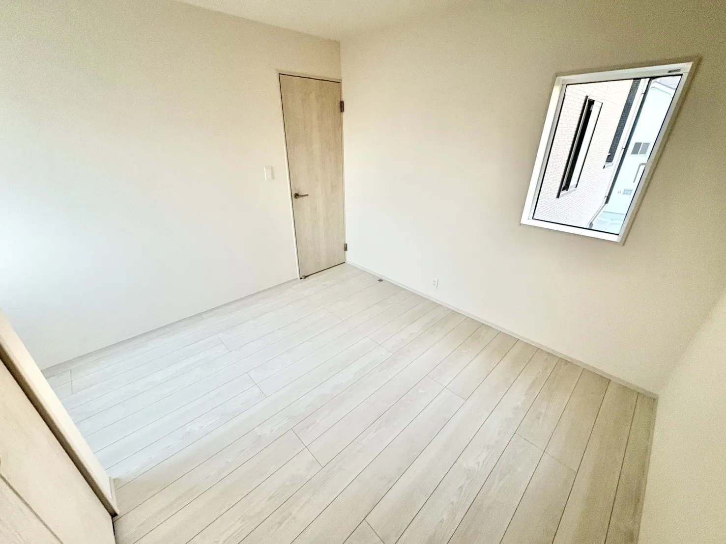 ☆2号棟　北側6畳洋室☆