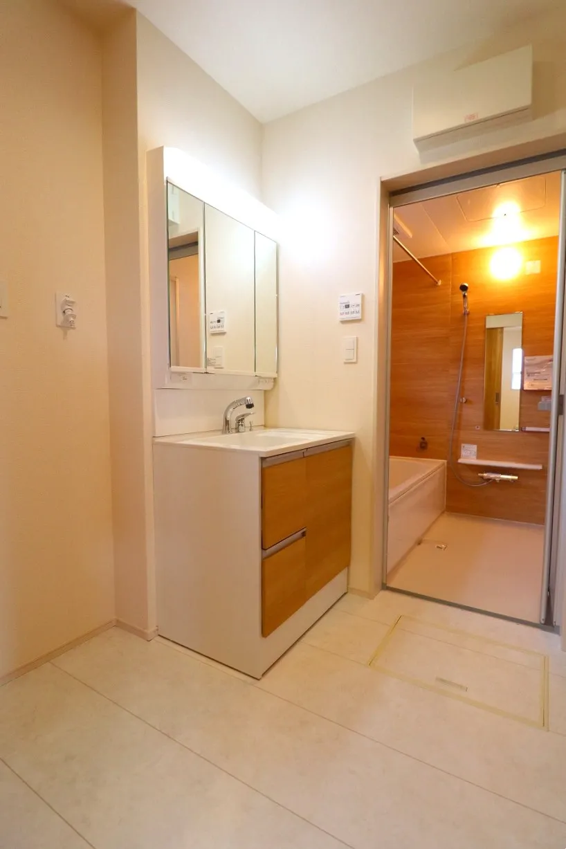 【2号棟洗面所】